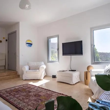 Refreshing House With Shared Pool In فيلة