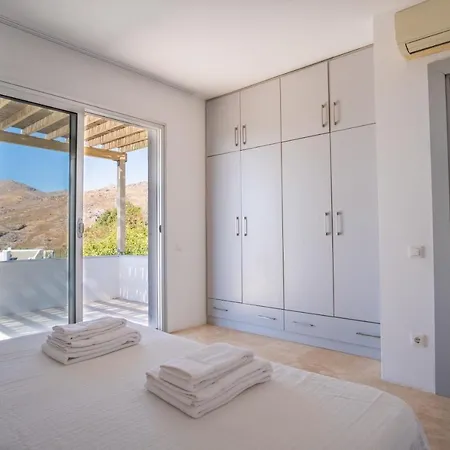 Refreshing House With Shared Pool In فيلة غوموشْلوك