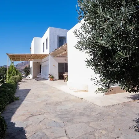 فيلة Refreshing House With Shared Pool In غوموشْلوك